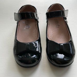 Black patent girls shoes size 10.5 Toddler
